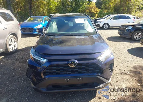 2025 Toyota Rav4 Xle z USA, uszkodzony, nr VIN 2T3P1RFV3SW569796